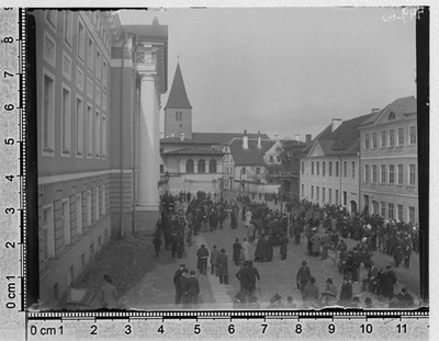 1905 Revolution in front of the University of Tartu  duplicate photo