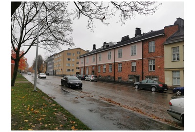 Porvoonkatu 37 ja 39. Talojen välistä lähtee Inkoonkatu. rephoto