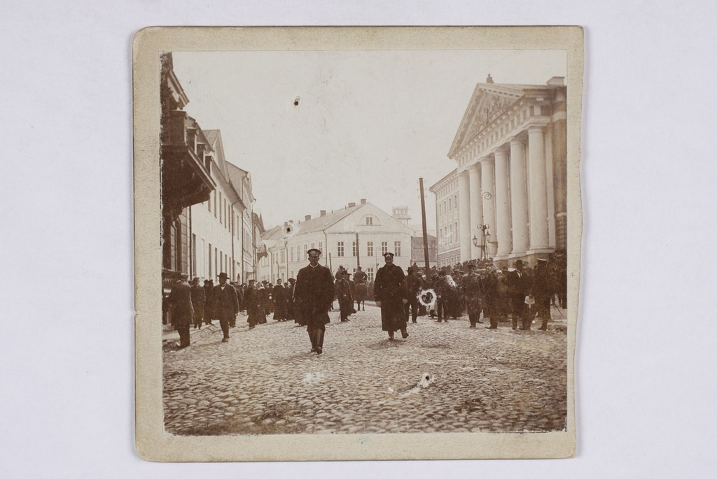 1905 Revolution in front of the University of Tartu