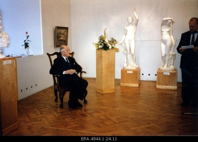 The Foreign Minister Riivo Sinijärve hosted a reception to celebrate the 90th anniversary of Ernst Jaakson at the Estonian Art Museum.  duplicate photo