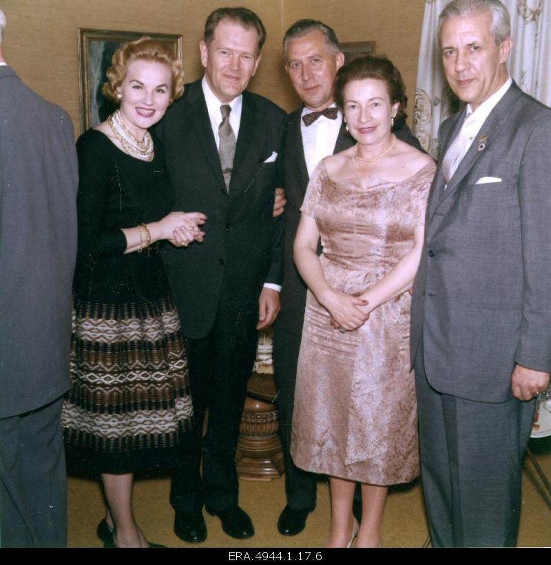 Ernst Jaakson's acquaintances.