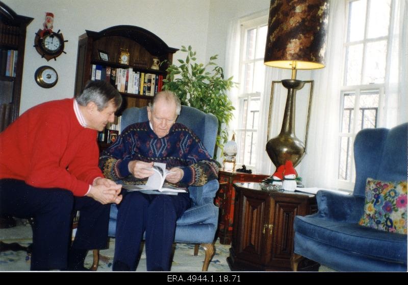 Ernst Jaakson family at Sarepera's home on Christmas 1995.