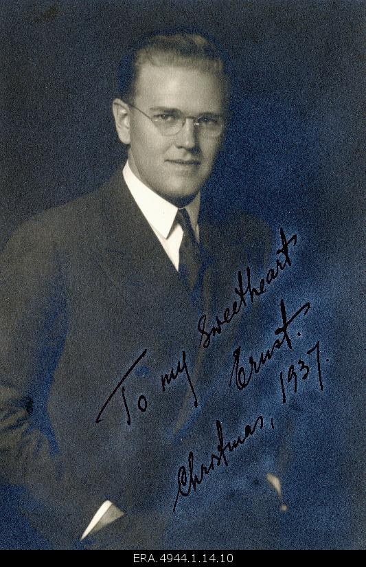A portrait from Ernst Jaaksonis.
