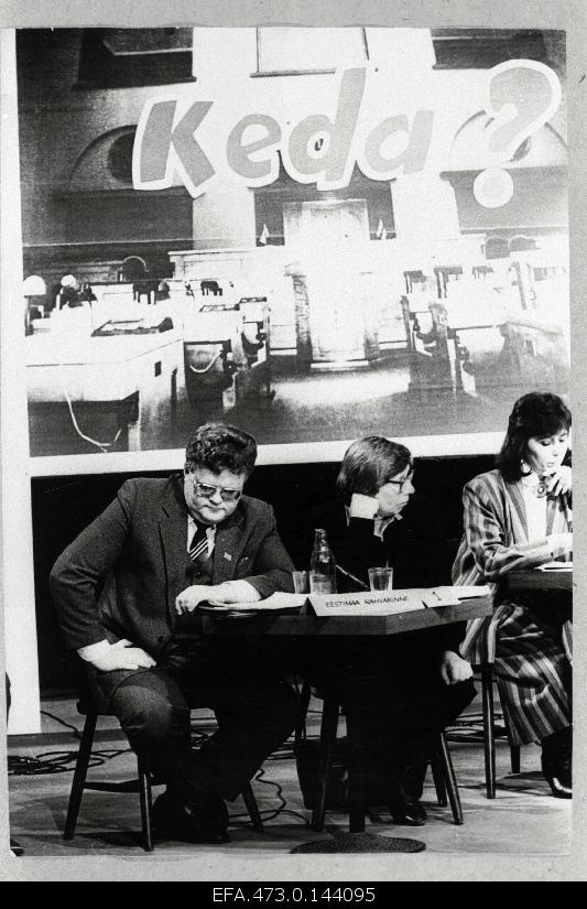 Estonian Television Election Studio. On the left Edgar Savisaar and Marju Lauristin from the Estonian Nationalities, the right radio journalist Krista Kilvet.