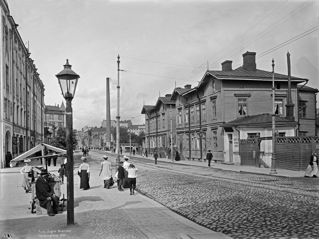Siltasaarenkatu 7, 9. Nykyinen Hakaniementori