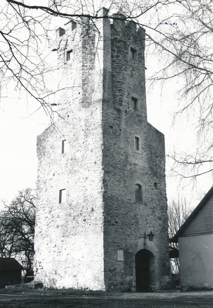Porkuni, bishopric gate tower