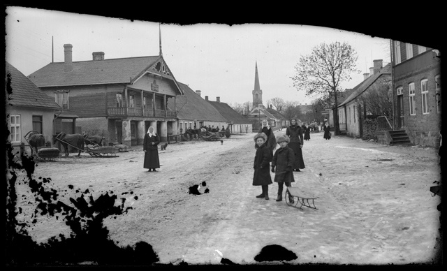 Winter submarine - people, horses, hounds, hounds, Friday
