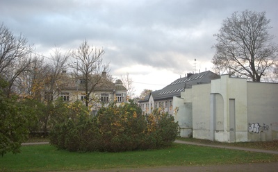 Tuuberg's office and shoppers on the Keilas Haapsalu highway rephoto