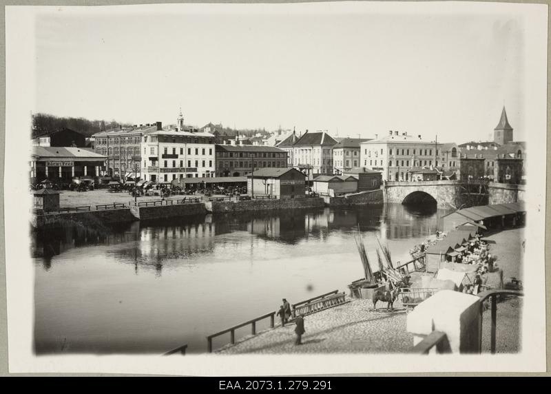 View from Kalaturu Street to Emajõe Kivisilla and Kitchen Market Buildings