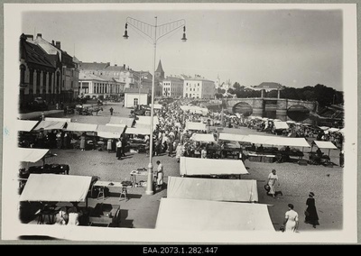 View of the Tartu market building to the population amount in the Söögimarket, on the left sprinkler house building, at the taamal Kivisild  duplicate photo