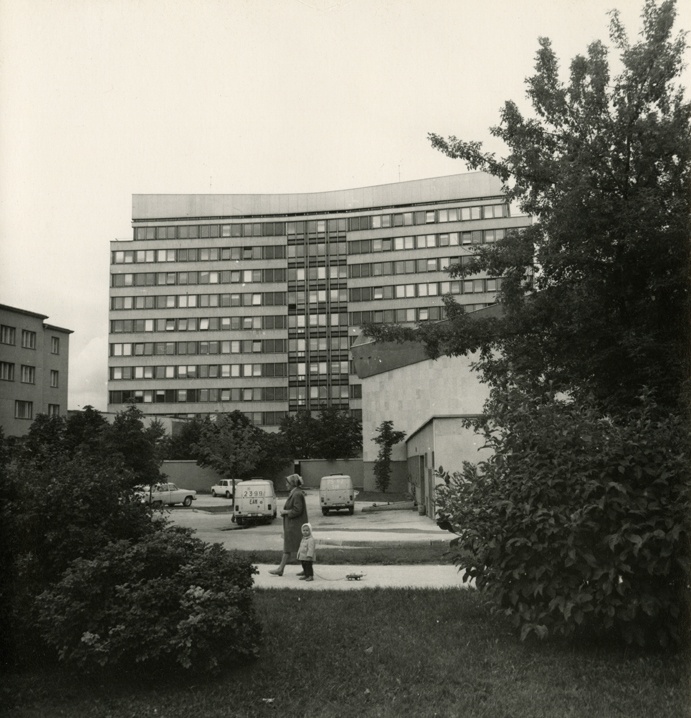 The ECB KK building with the hall block. Now the Ministry of Foreign Affairs. 3 views. Architects Mart Port, Uno Tölpus, Olga Kontšajeva etc.