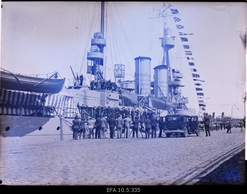 Reception of the Swedish King Gustav V at the port of Tallinn.