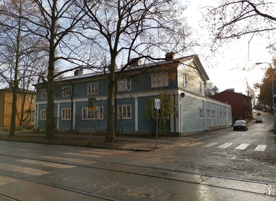 Elannon Käpylän myymälärakennuksen vasta rakennettu lisäosa Metsolantien puolella. Pohjolankatu 27 (- Metsolantie 18). rephoto