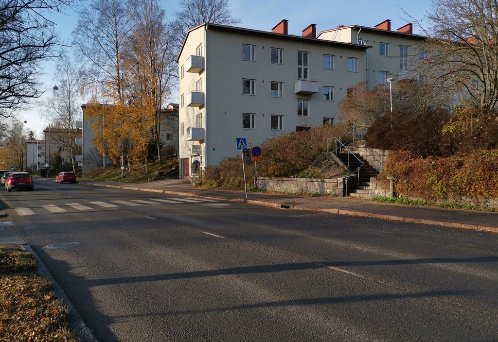 Koskelantie 54, 52. Olympiakylän kerrostaloja Koskelantiellä. rephoto