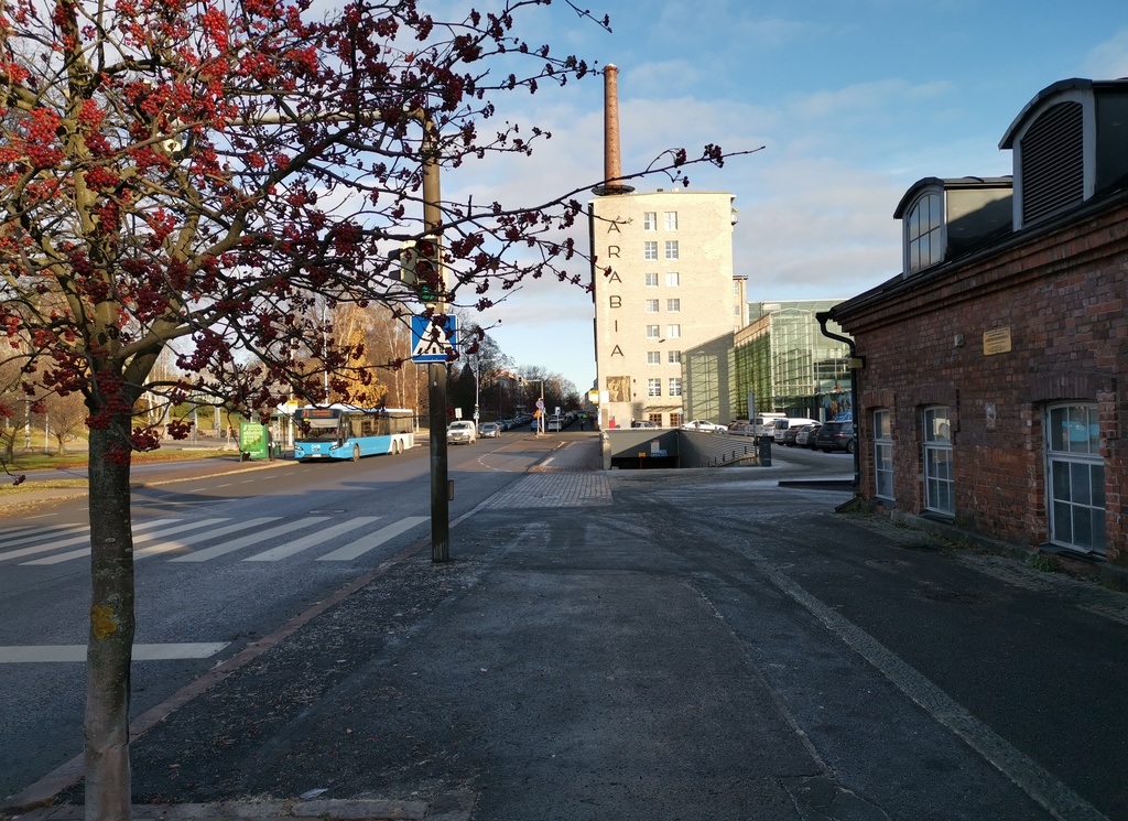 Hämeentie 135. Taustalla Arabian tehdasrakennus. rephoto