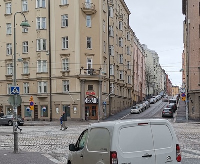 Tarkk'ampujankatu 17. - Laivurinkatu 10. Ns. Viiskulma. rephoto