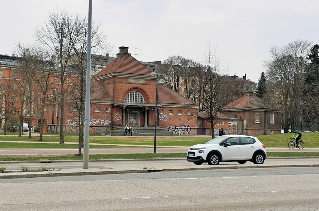 Aleksis Stone Street 1-3, Dallapén Park rephoto