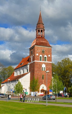 During the War of Independence, the broken church in Volmaris. rephoto