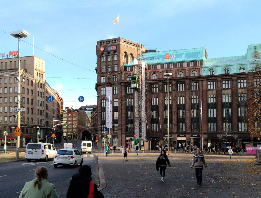 Mikonkatu 15, 13. Etualalla Kaivokatua. rephoto