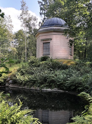 Herttoniemi Manor's funeral house designed by C.L. Angel rephoto