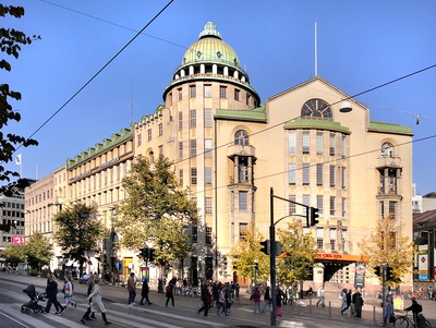 Itäinen Heikinkatu 9, 11, 13 (nykyisin Mannerheimintie 5, 7). rephoto