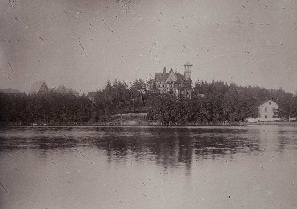 Eläintarhanhuvila numero 9. Näkymä Töölönlahdelta.