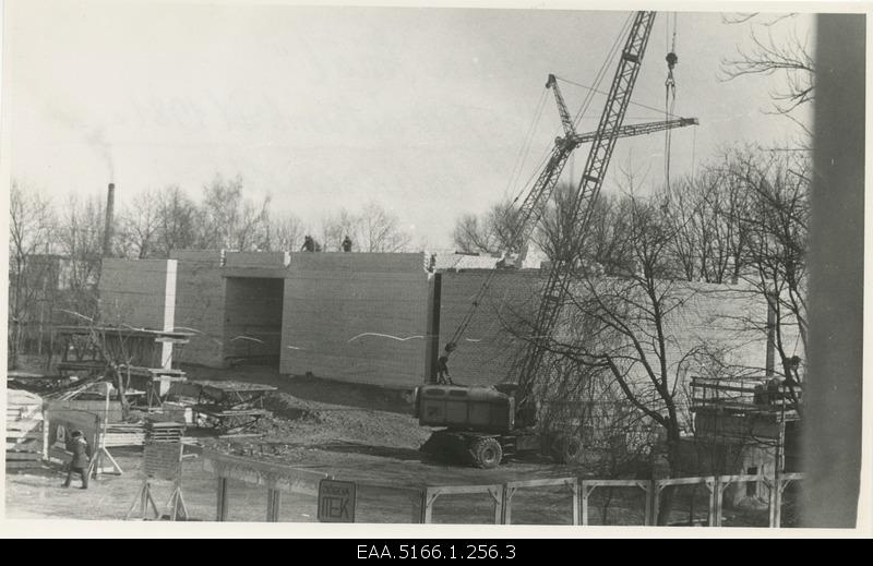 Põltsamaa Wheel Crane. Builder of Jõgeva MEK