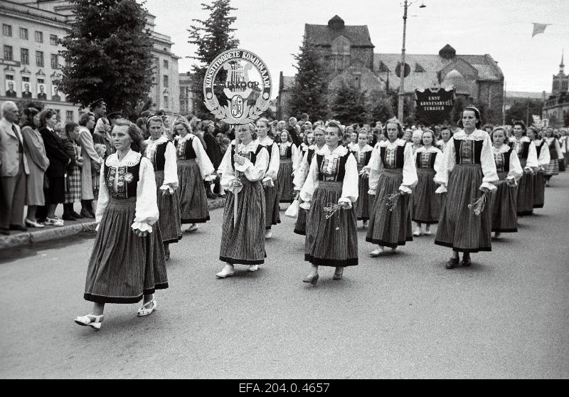 Singing trains in Tallinn and Harju County on the singing day.