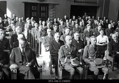 Founding the courtroom at the meeting of judges in the Hall of the Riigikogu, in the middle of the General Commissar K. -s. Litzmann.  similar photo