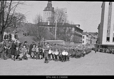 The army orchestra and the army are marching from Harju Street to the Freedom Square.  similar photo