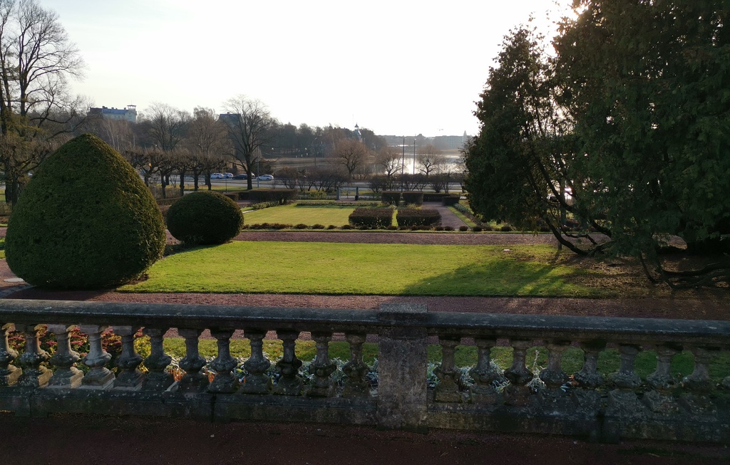 Kaupunginpuutarha, Eläintarha, näköala Töölönlahdelle. rephoto