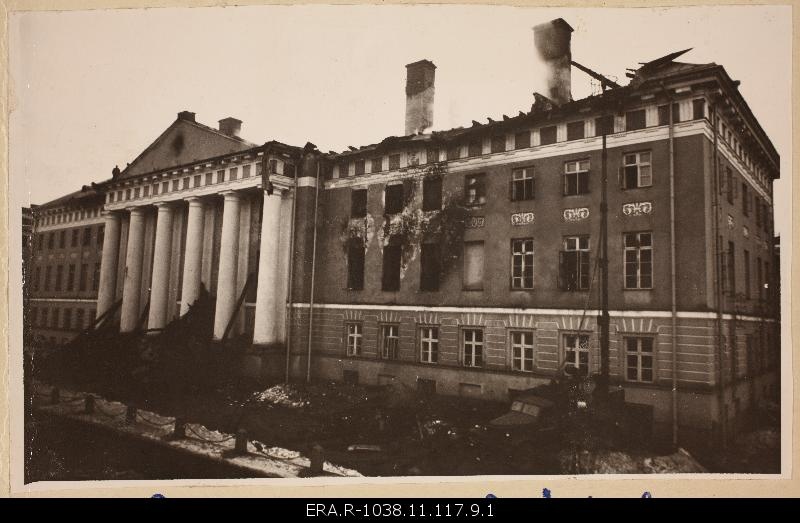 Fire at the main building of Tartu State University, University 18 - event date 21.12.1965. View of the main building of the TRÜ.