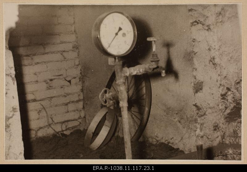 Fire at the main building of Tartu State University, University 18 - event date 21.12.1965. A manimeter in the middle heating room.