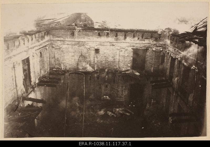 Fire at the main building of Tartu State University, University 18 - event date 21.12.1965. A burned bowl view.