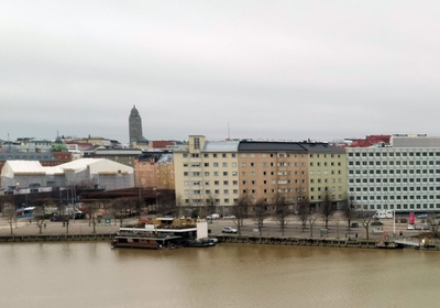 Hakaniemen ranta. Hakaniemen tori, Hakaniemen kauppahalli ja Kallion kirkko. rephoto