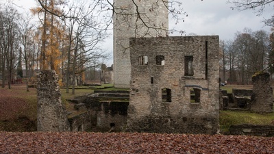 The ruins of the castle rephoto