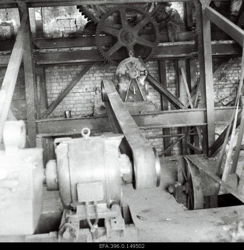 Restoration of the installation of Kohtla Põlevkivikombination, broken by the German occupation forces during World War II.