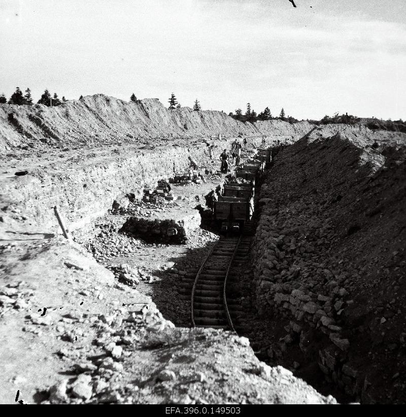 Ground-based mining of the state Põllustone industry Kohtla-Järve.
