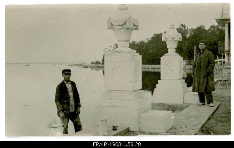 Finishing the decorative staircase of Haapsalu Kuursaali [Best of the staircase author Roman Haavamägi-Espenberg?]