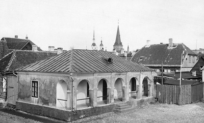 "Corps de garde" (vaktbyggnad) av Paul von Essen, 1690-talet. Det estniska namnet är Pärnumaa.  duplicate photo