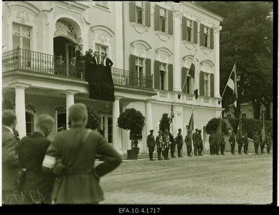 The arrival of the Polish President J. Moszick to Kadrioru Castle.  similar photo