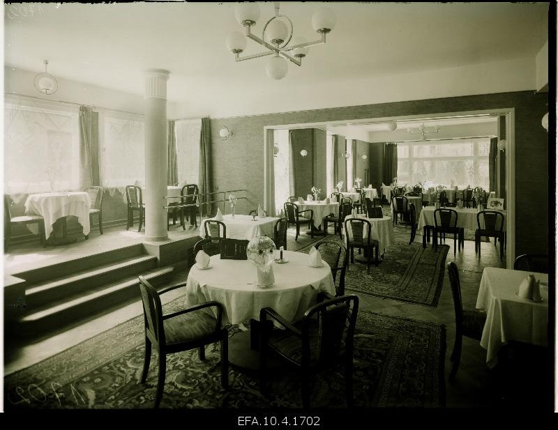 The dining room in the hotel in Petersburg.