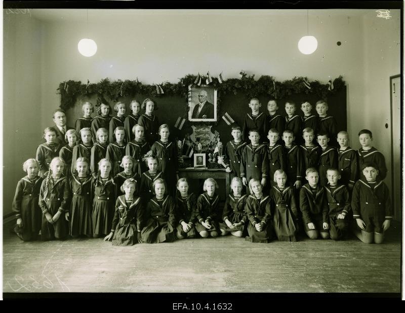 A group of French Luceum students.