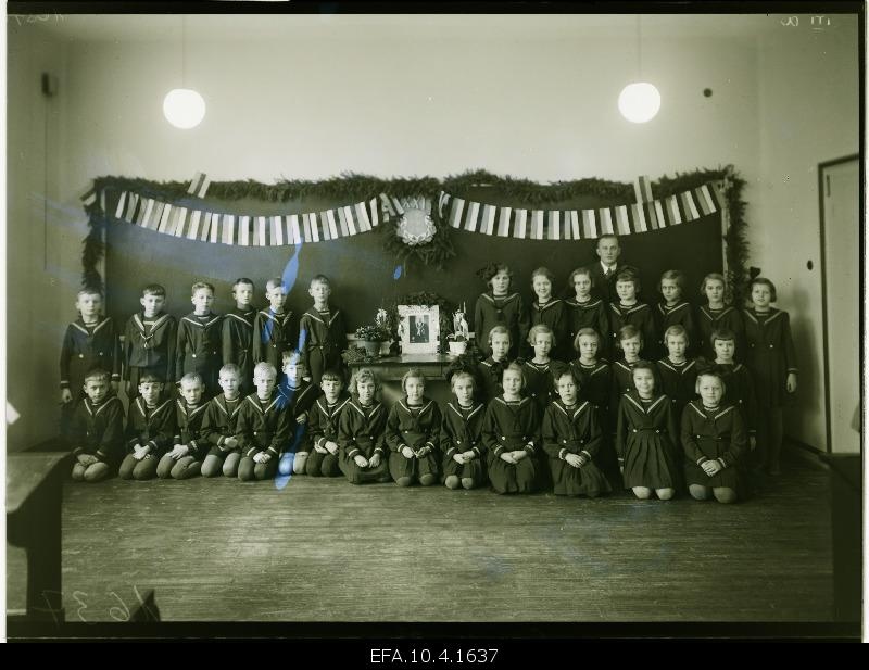 A group of French Luceum students.
