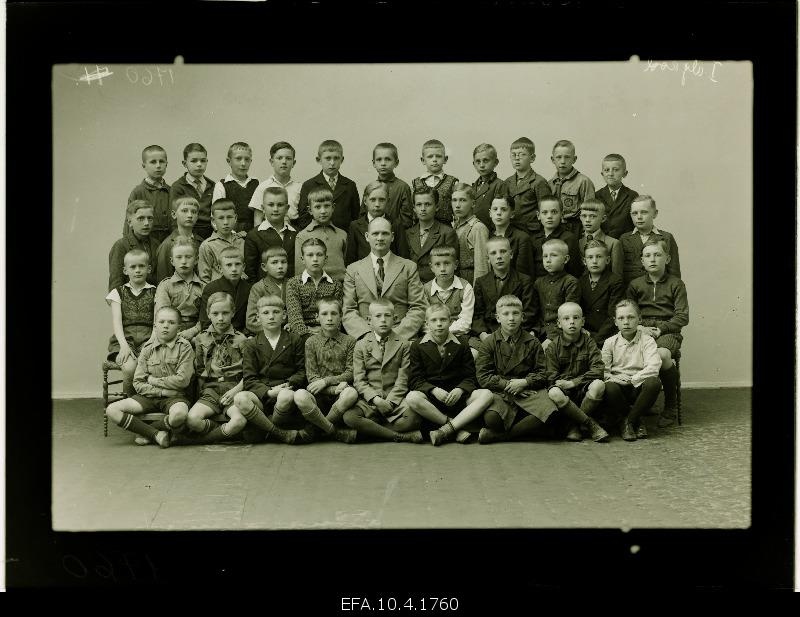 Tallinn City I primary school students and teacher.