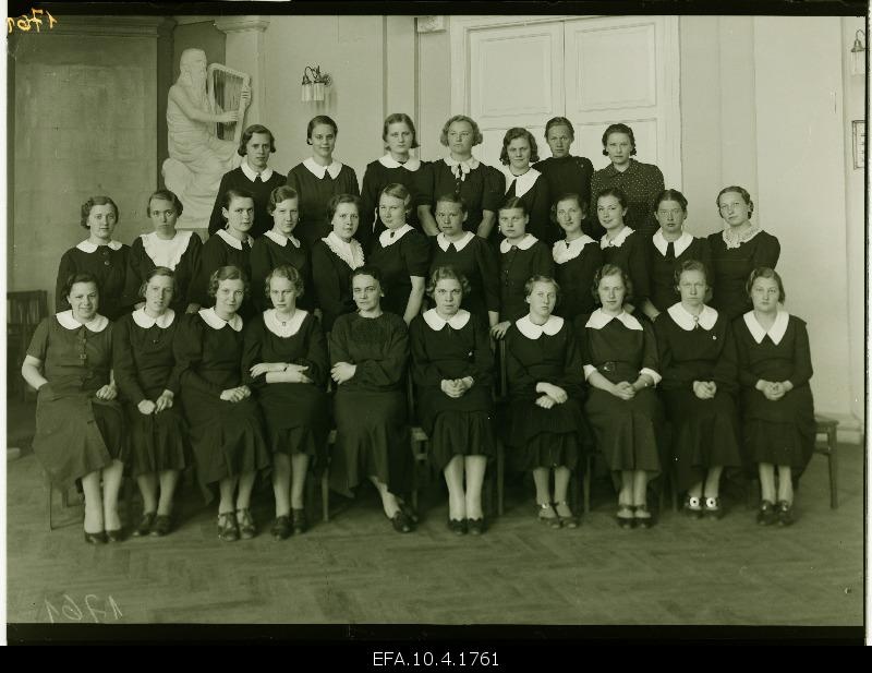 Students and teachers of Tallinn School of Commerce.