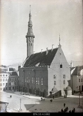 Tallinn Raekoda.  similar photo