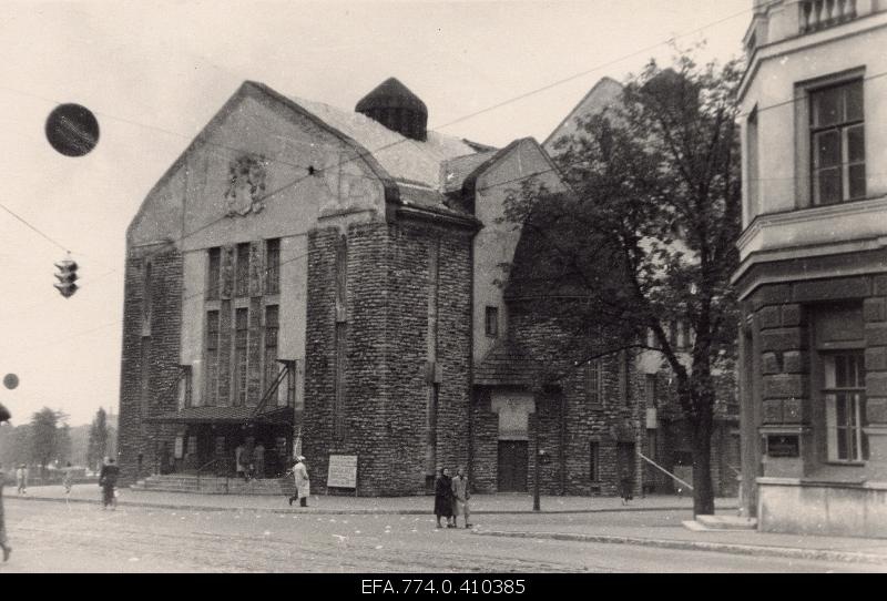 Drama Theatre building on Pärnu highway.