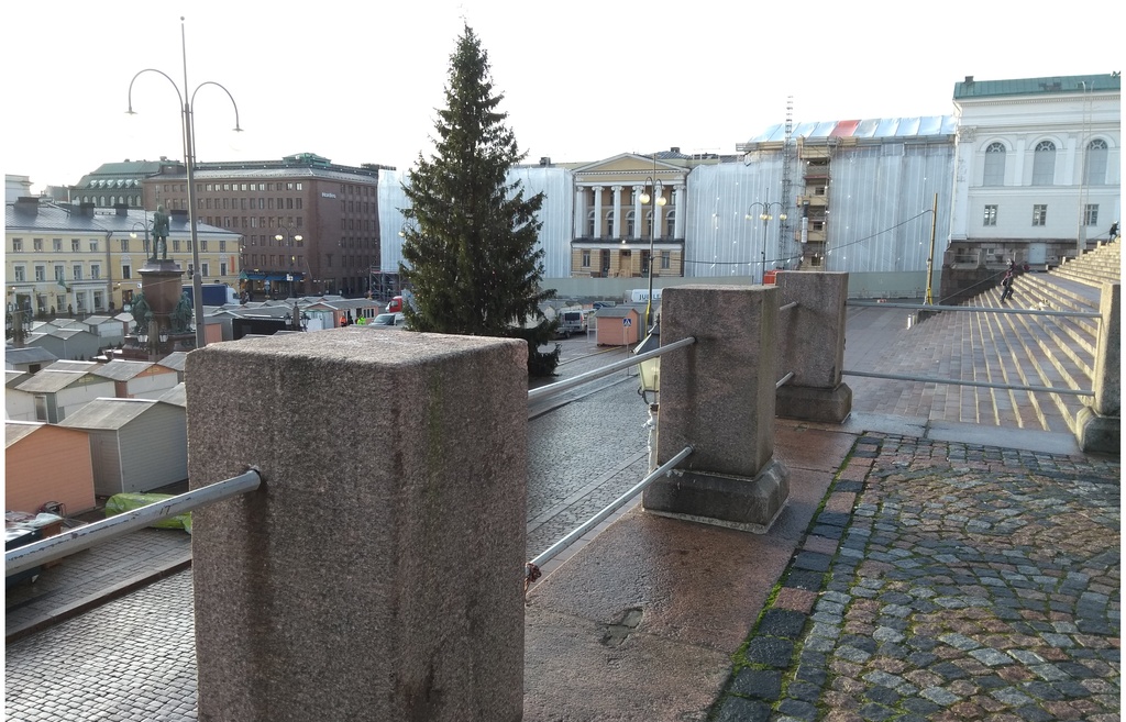 Senaatintori, Yliopiston päärakennus, ja pankkirakennus Unioninkatu 32 . rephoto