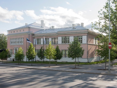 Koolimaja, fassaadivaade. Arhitektid Erich von Wolffeldt, Aleksander Nürnberg rephoto